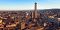 Torre de Bolonia en Italia y vista panorámica