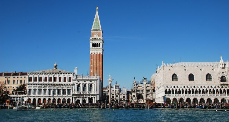 Vista de la Plaza de San Marco en Venecia, Italia
