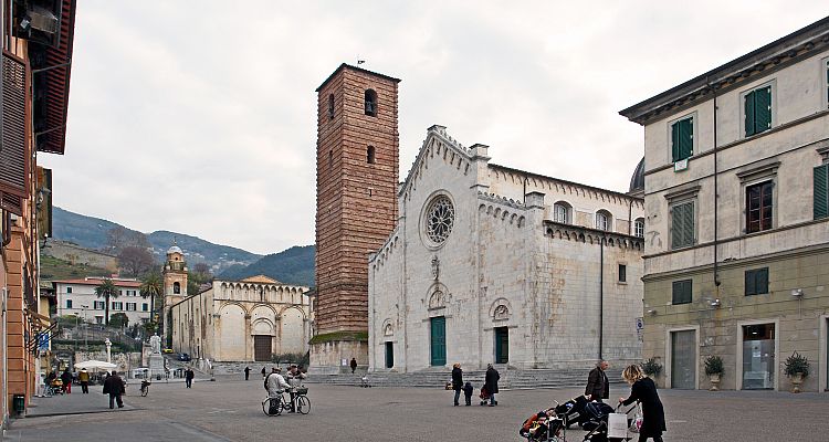 Una vista de Pietrasanta, ciudad magnifica cerca de Carrara, en Toscana