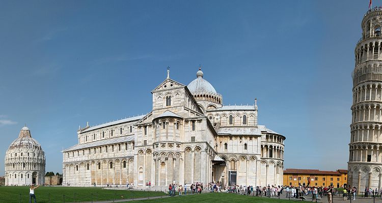 Tuscany: a view of the “Square of Miracles” in Pisa 
