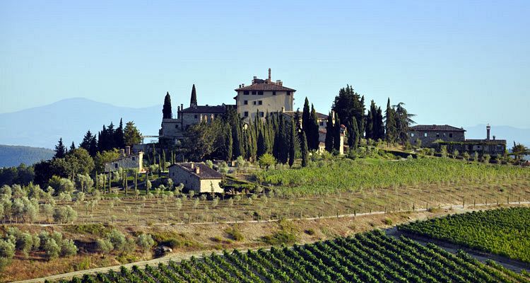 Colinas y viñedos en la región de Chianti, Toscana